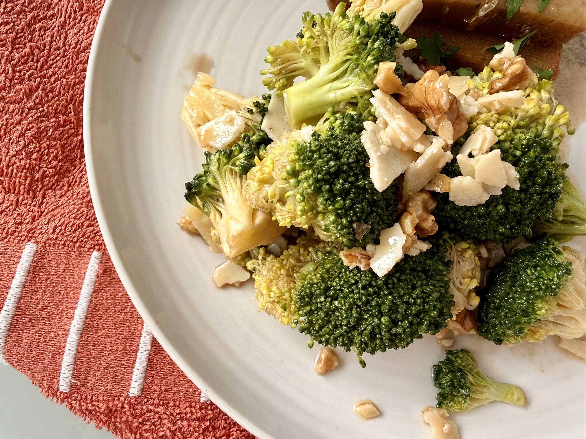 Broccoli nature salad