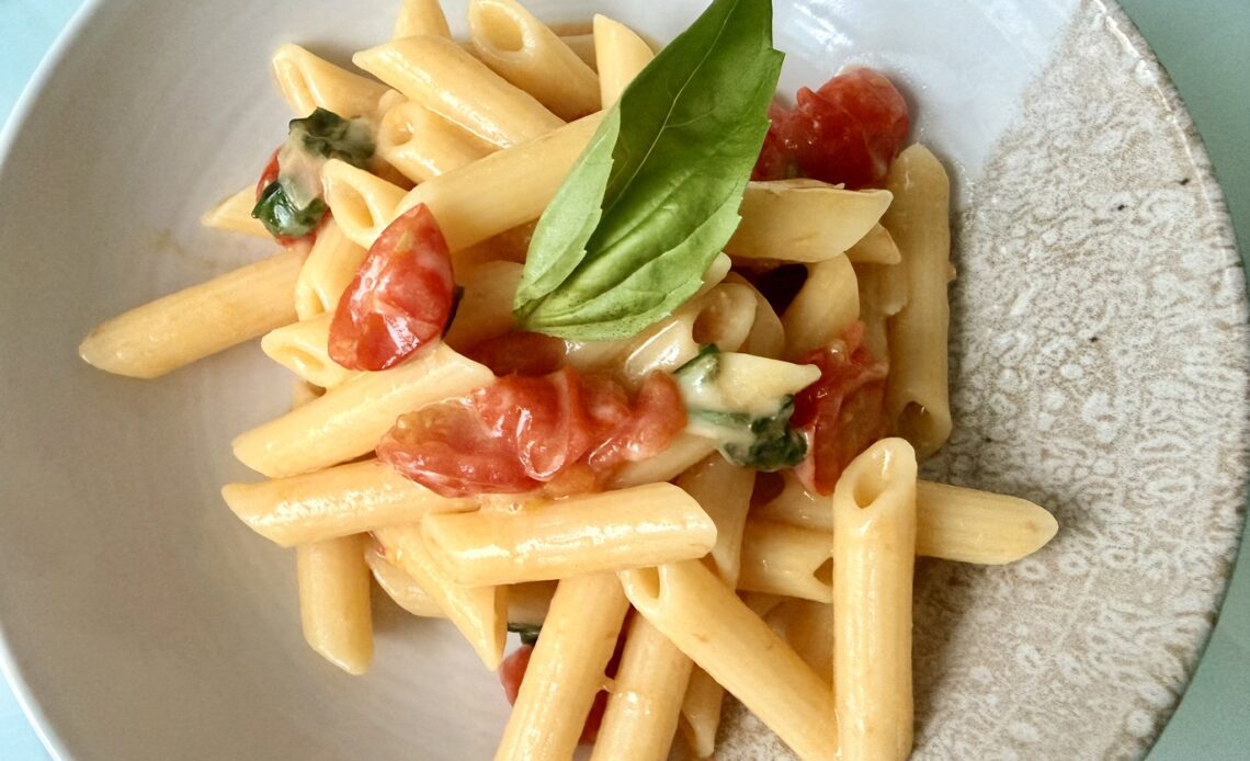 Glazed cherry-tomato pasta