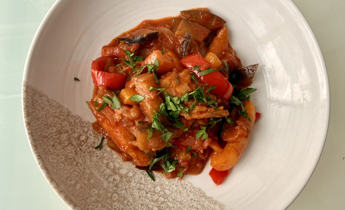 Chicken with peppers and aubergines