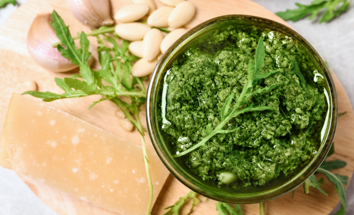 Aragula pesto with almonds
