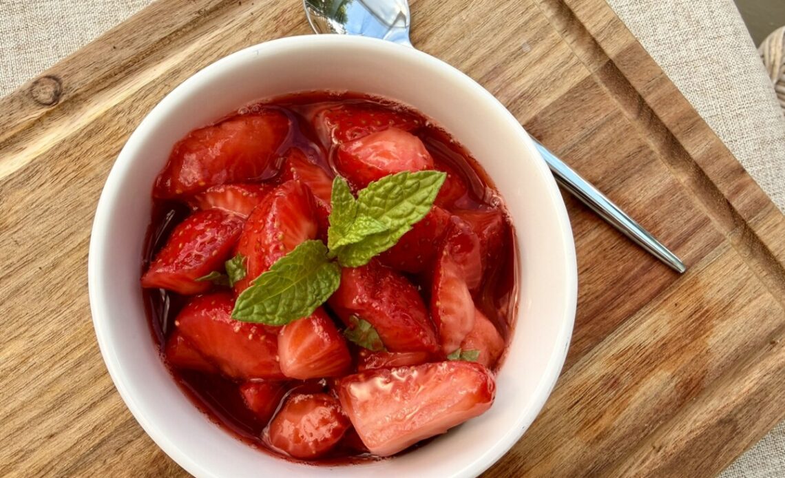 Strawberry salad