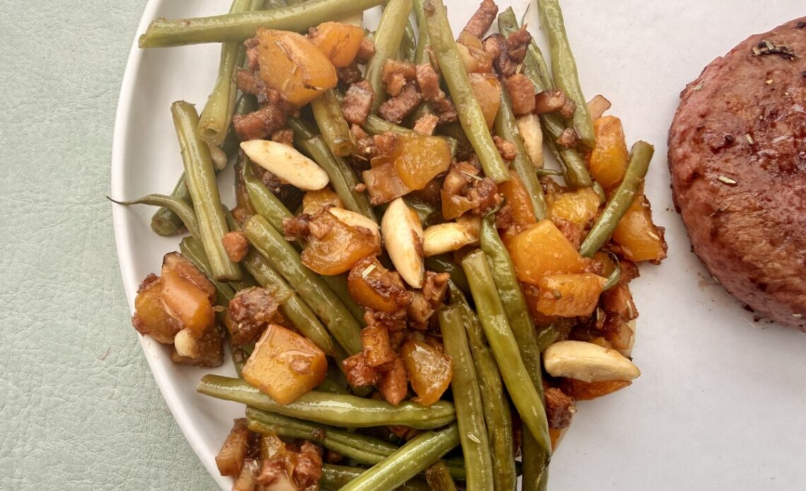 Apricot and grean bean sauté