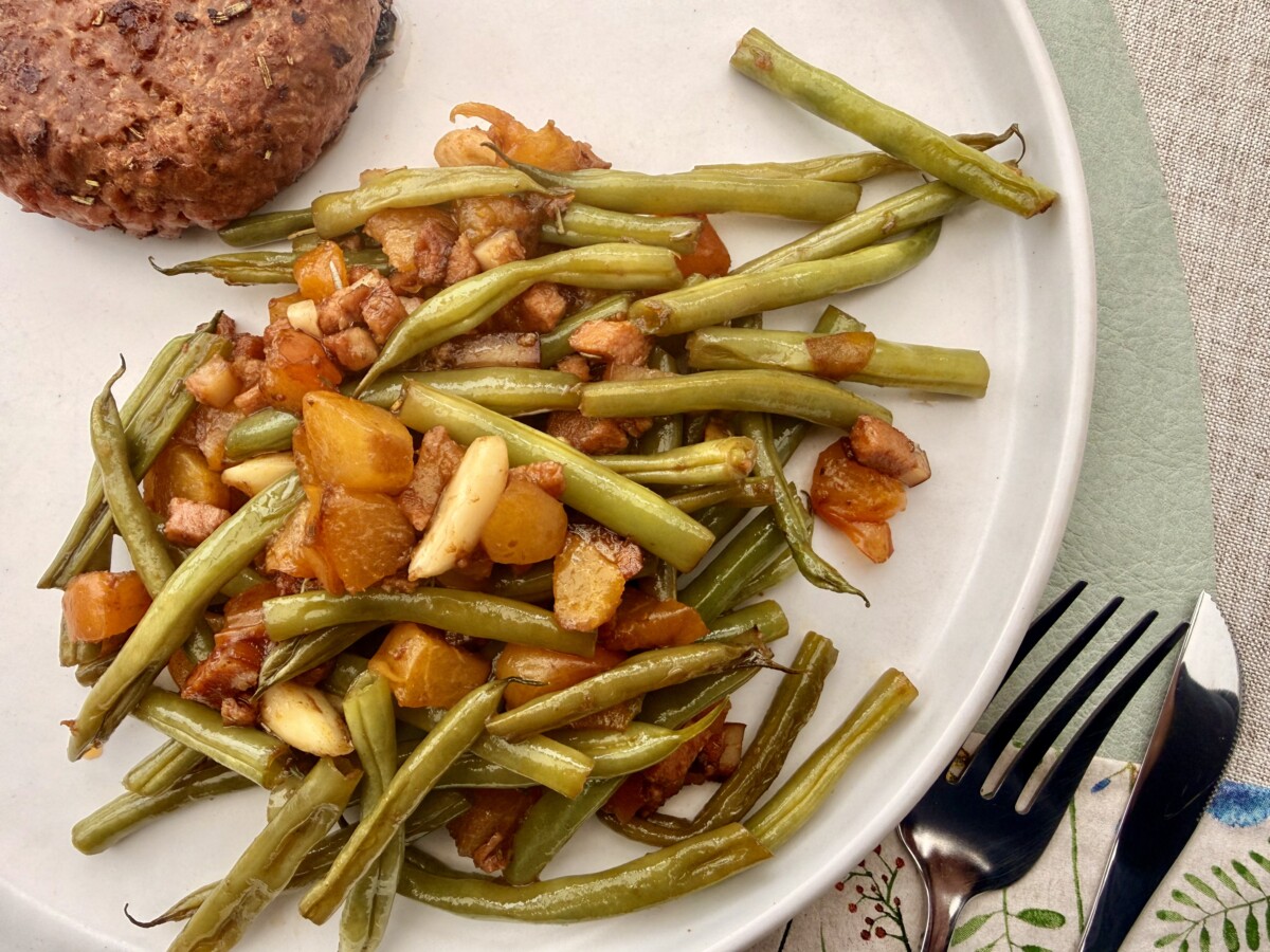 Apricot and green bean sauté