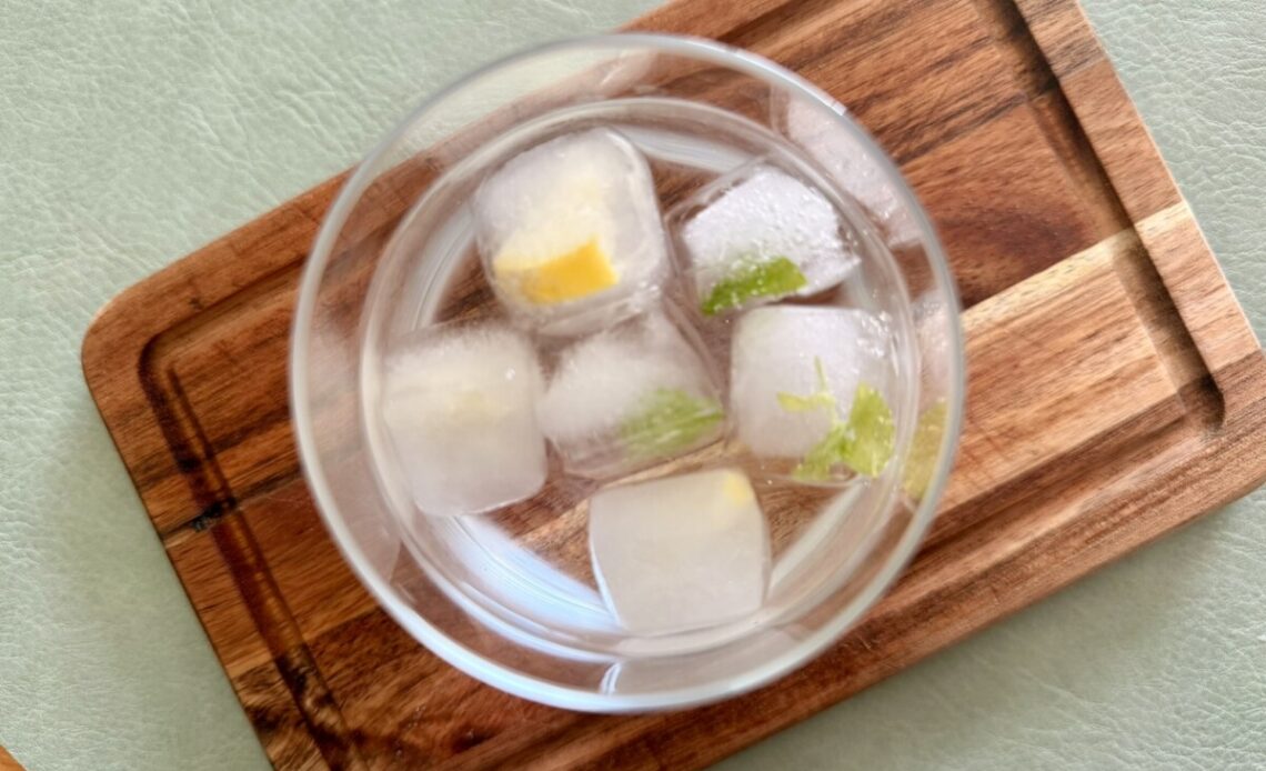 Flavored ice cubes