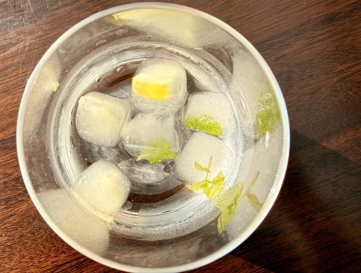 Flavored ice cubes