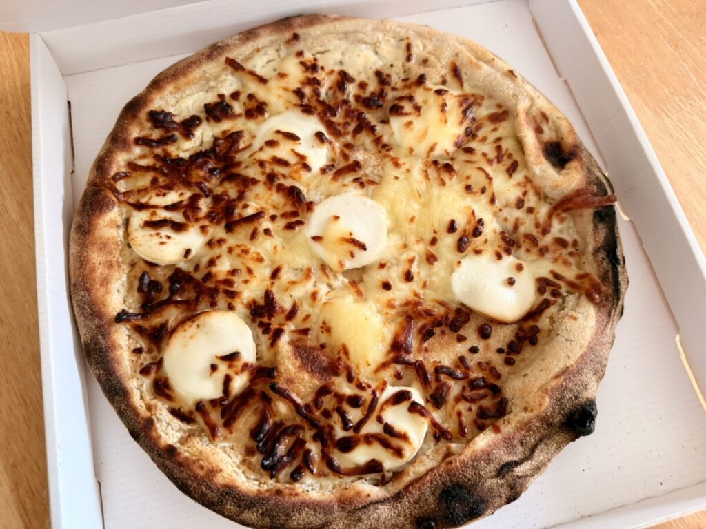Goat cheese honey pizza