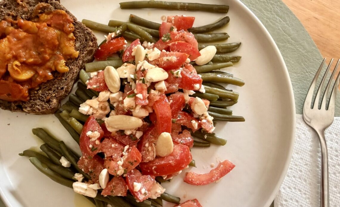 Green bean and feta salad