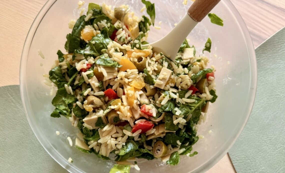 Italian rice salad with spinach