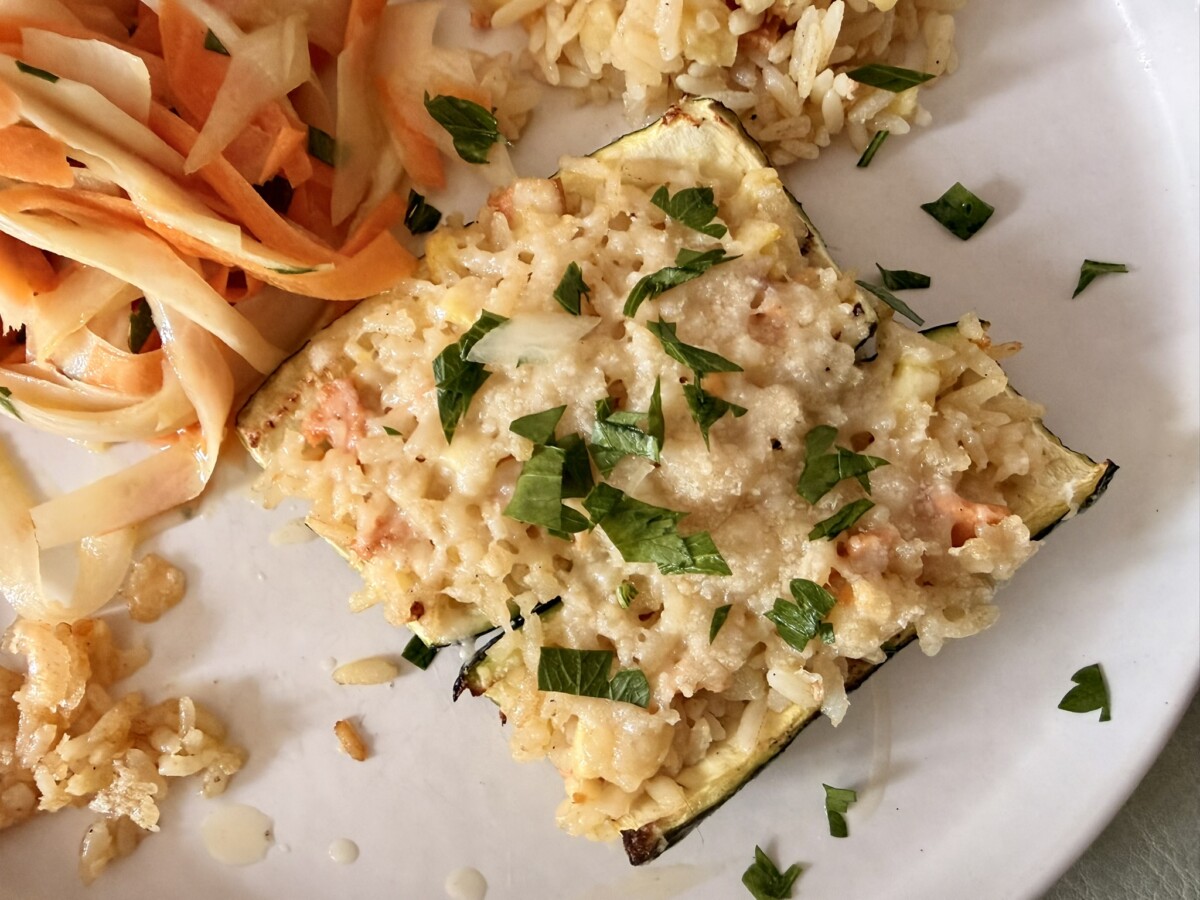 Rice-stuffed zucchini