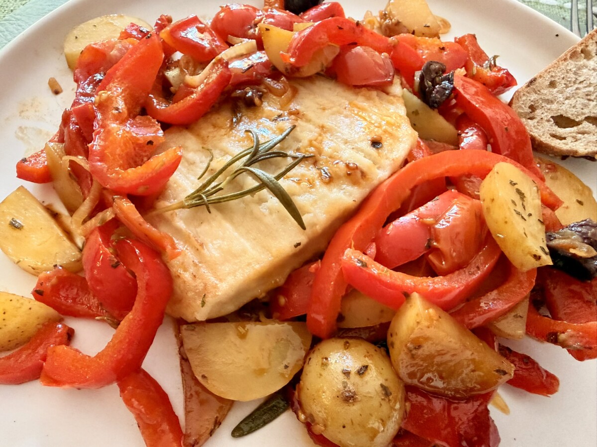 Chicken with peppers and potatoes